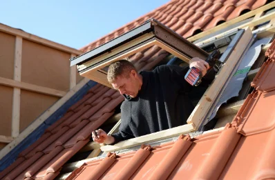 Pose de fenêtres de toit Velux à Labesserette
